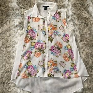 Flowy Sleeveless Blouse